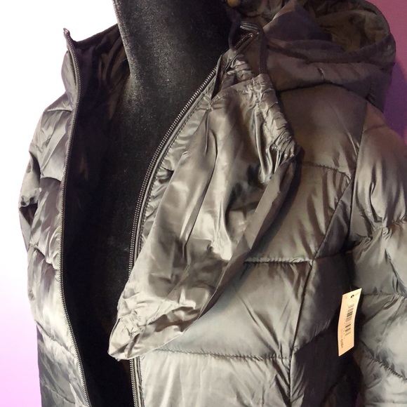 Medium Amazon Essentials Black Coat - Picture 3 of 3